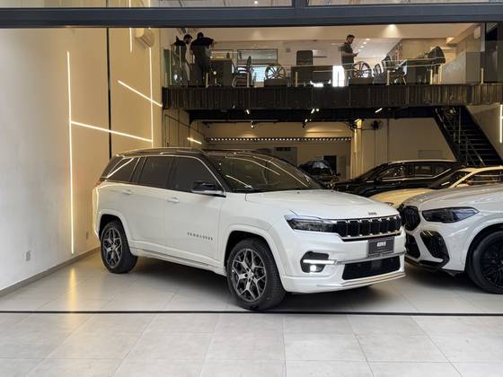 JEEP COMMANDER 1.3 T270 TURBO FLEX OVERLAND AT6 JEEP COMMANDER 1.3 T270 TURBO FLEX OVERLAND AT6